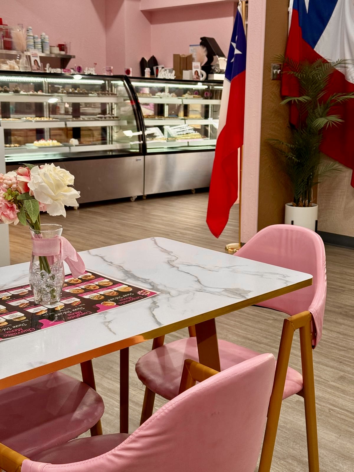 Divina Dulzura Bakery interior